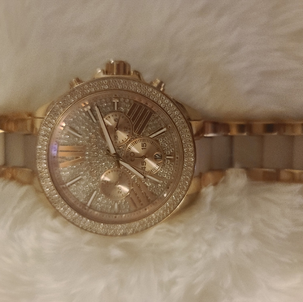 Rose gold watch - Picture 2 of 4